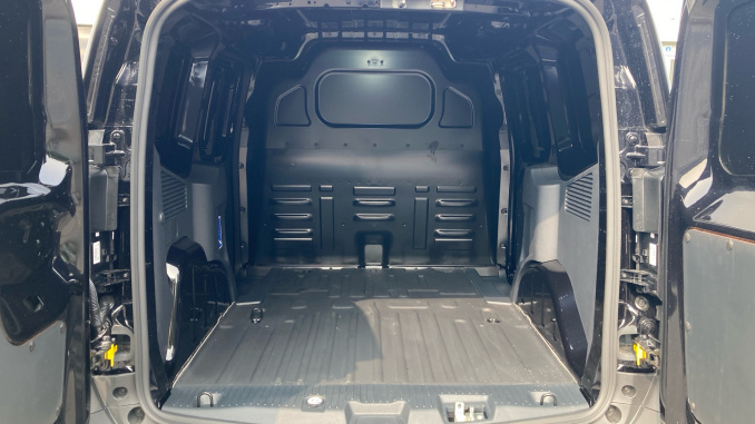 Ford Transit Courier Diesel 1.5 EcoBlue Active Van - Image 12